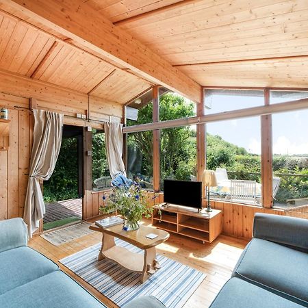 Scandinavian Style Lodge In Rock Wadebridge Zewnętrze zdjęcie